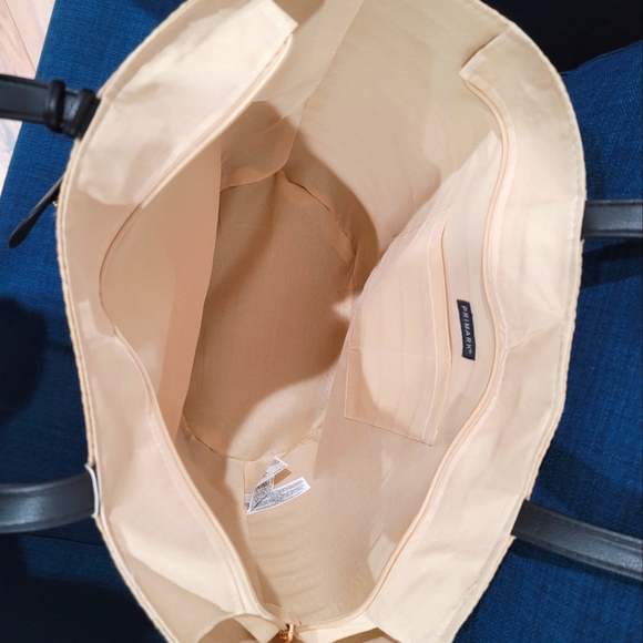 Exclusive NWT Disney Mickey Mouse Woven Tote - Picture 5 of 7